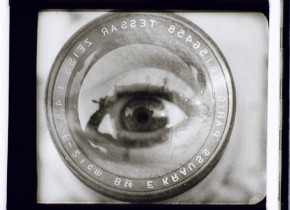 Celovek s kinoapparatom, 1929, Dziga Vertov (frame enlargement)