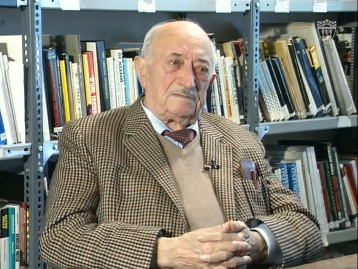 Simon Wiesenthal im Interview © USC Shoah Foundation Simon Wiesenthal im Interview © USC Shoah Foundation