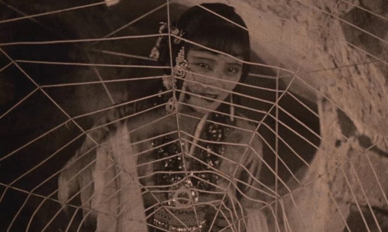 Pan si dong (The Cave of the Silken Web), 1927, Dan Duyu (Foto: China Film Archive)