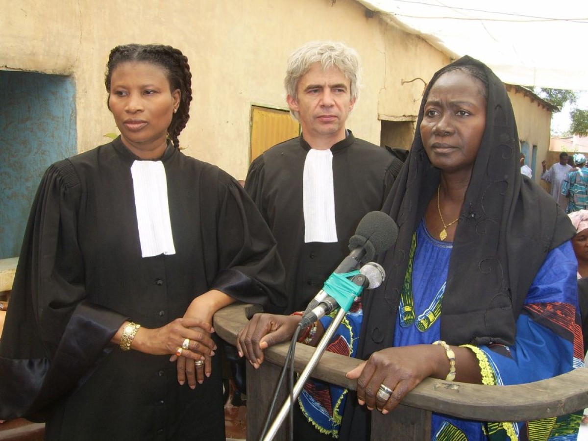 Bamako (Das Weltgericht von Bamako), 2006, Abderrahmane Sissako