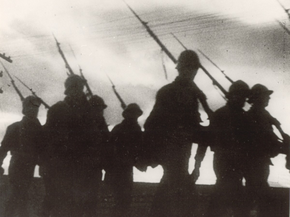 España leal en armas (Das
loyale Spanien in Waffen), 1937, Luis Buñuel España leal en armas (Das loyale Spanien in Waffen), 1937, Luis Buñuel