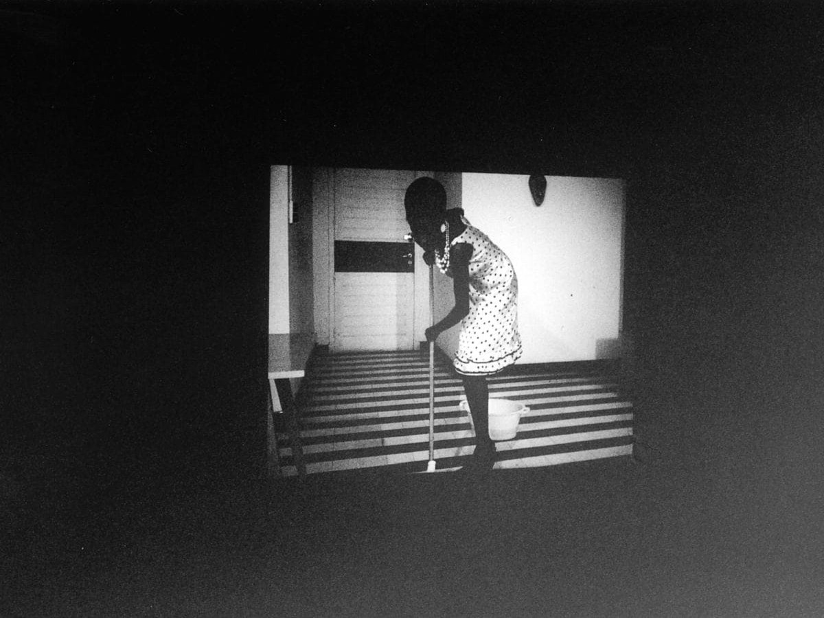 01.11.04, La Noire de ..., Ousmane Sembène