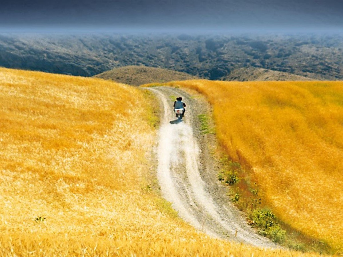 Le Vent nous emportera / Bad ma ra khahad bord, 1999, Abbas Kiarostami