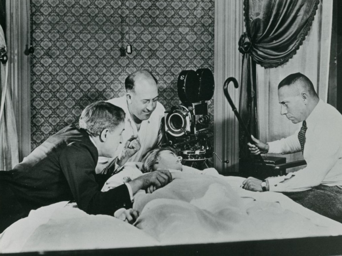 Erich von Stroheim am Set von "Foolish Wives"