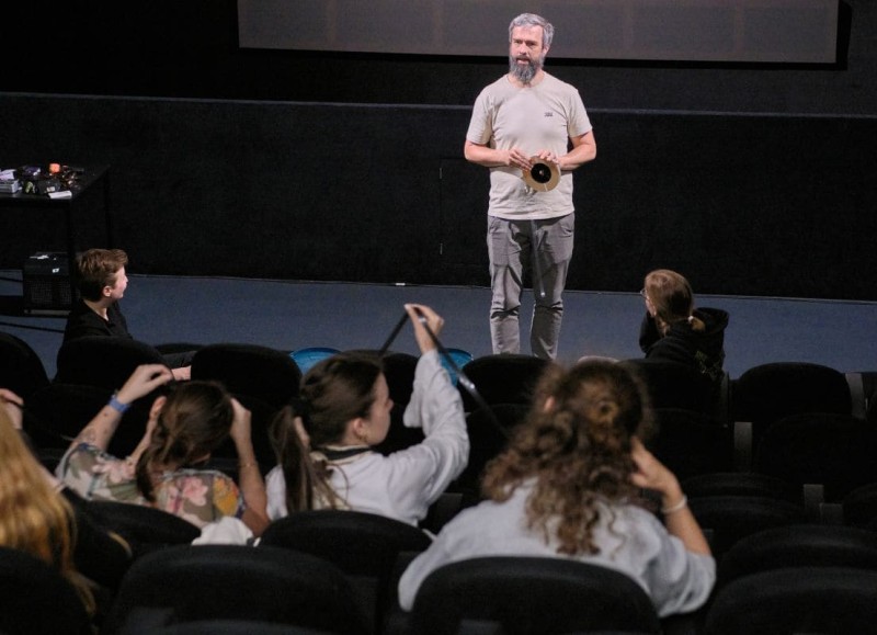 Praxisorientierung im Filmmuseum für Studierende der Universität Salzburg/Slawistik mit Stefan Huber und Katharina Müller, 2026 (Foto: ÖFM © Eszter Kondor) Praxisorientierung im Filmmuseum für Studierende der Universität Salzburg/Slawistik mit Stefan Huber und Katharina Müller, 2026 (Foto: ÖFM © Eszter Kondor)