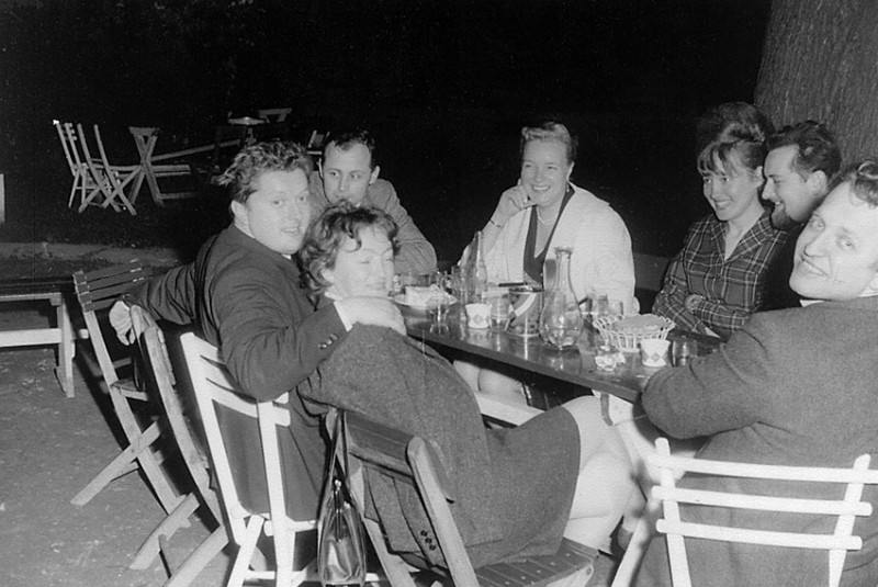 Gegen den Uhrzeigersinn: Peter Kubelka, Gertie Fröhlich, Carlos Vertis, Peter und Helga Konlechner, Madame Malthête-Méliès, Paul Kruntorad