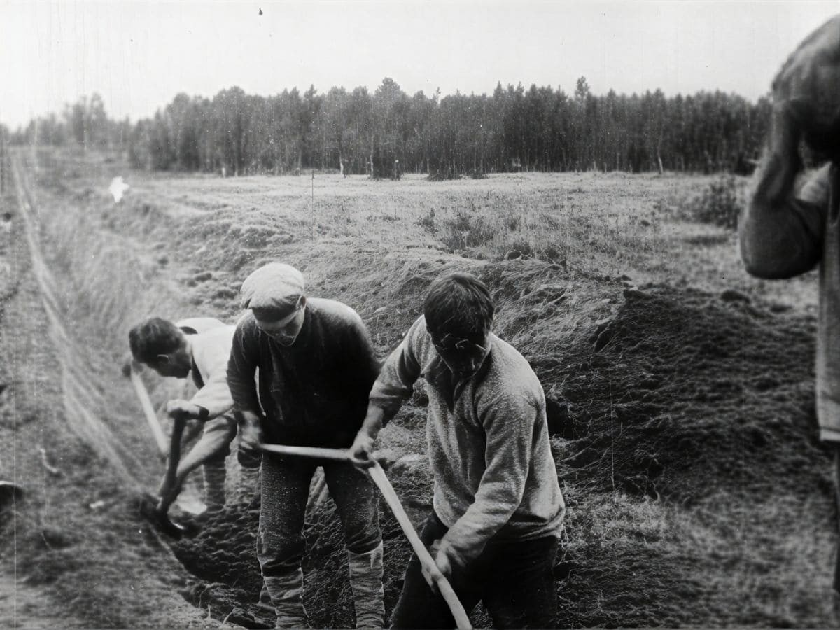 Padenie dinastii Romanovykh (The Fall of the Romanov Dynasty), 1927, Esfir Shub Padenie dinastii Romanovykh (The Fall of the Romanov Dynasty), 1927, Esfir Shub