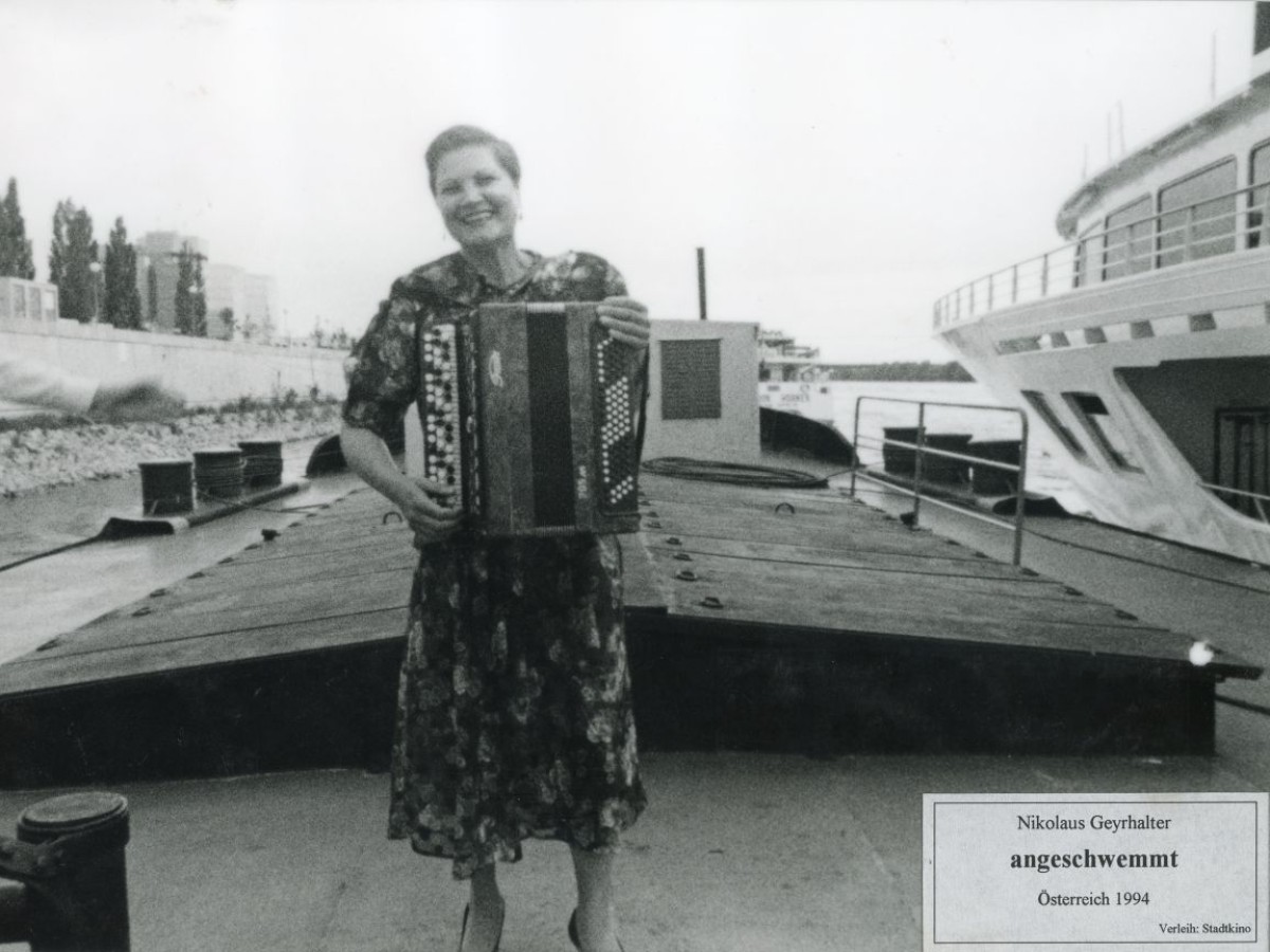 Angeschwemmt, 1994, Nikolaus Geyrhalter Angeschwemmt, 1994, Nikolaus Geyrhalter