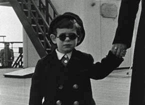 Bobby Tennenbaum im März 1939 auf der Queen Mary unterwegs in Richtung USA (© United States Holocaust Memorial Museum, Gift of Robert Tennenbaum)