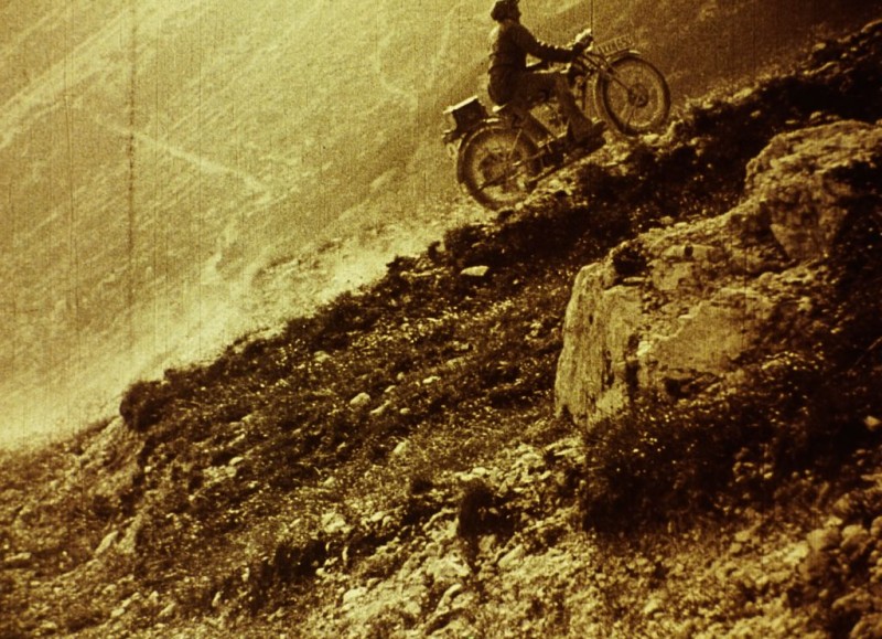 Mit dem Motorrad über die Wolken, 1926, Lothar Rübelt
