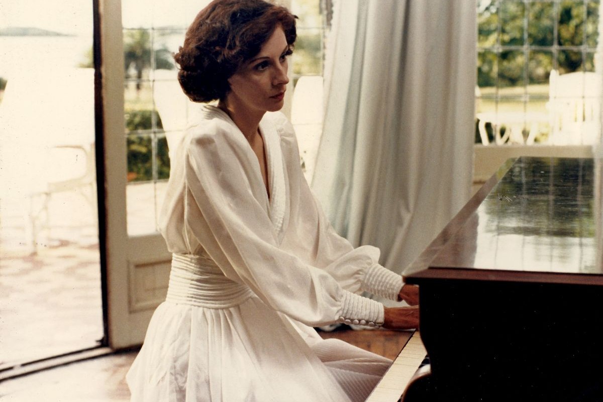 Miss Mary (Die Leidenschaft der Miss Mary), 1986, María Luisa Bemberg Miss Mary (Die Leidenschaft der Miss Mary), 1986, María Luisa Bemberg