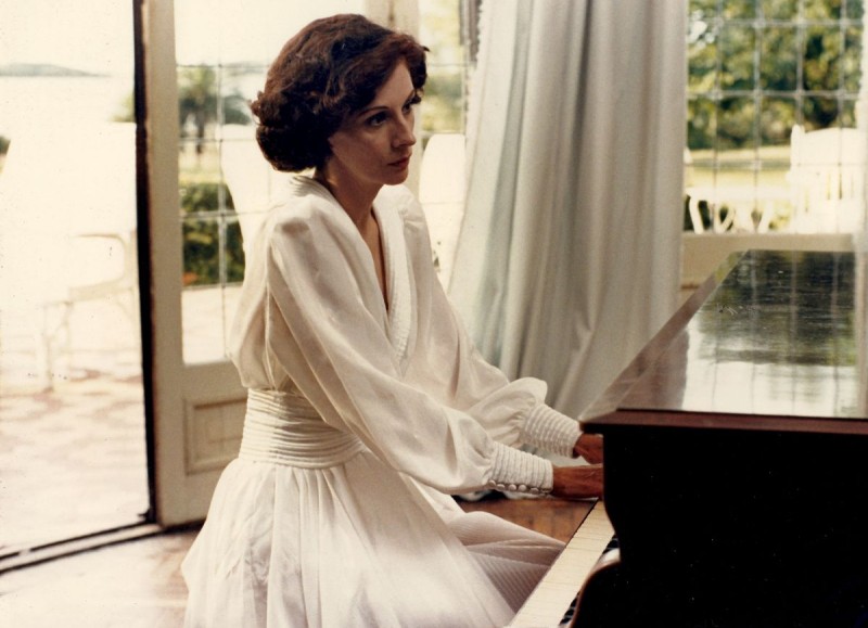 Miss Mary (Die Leidenschaft der Miss Mary), 1986, María Luisa Bemberg Miss Mary (Die Leidenschaft der Miss Mary), 1986, María Luisa Bemberg