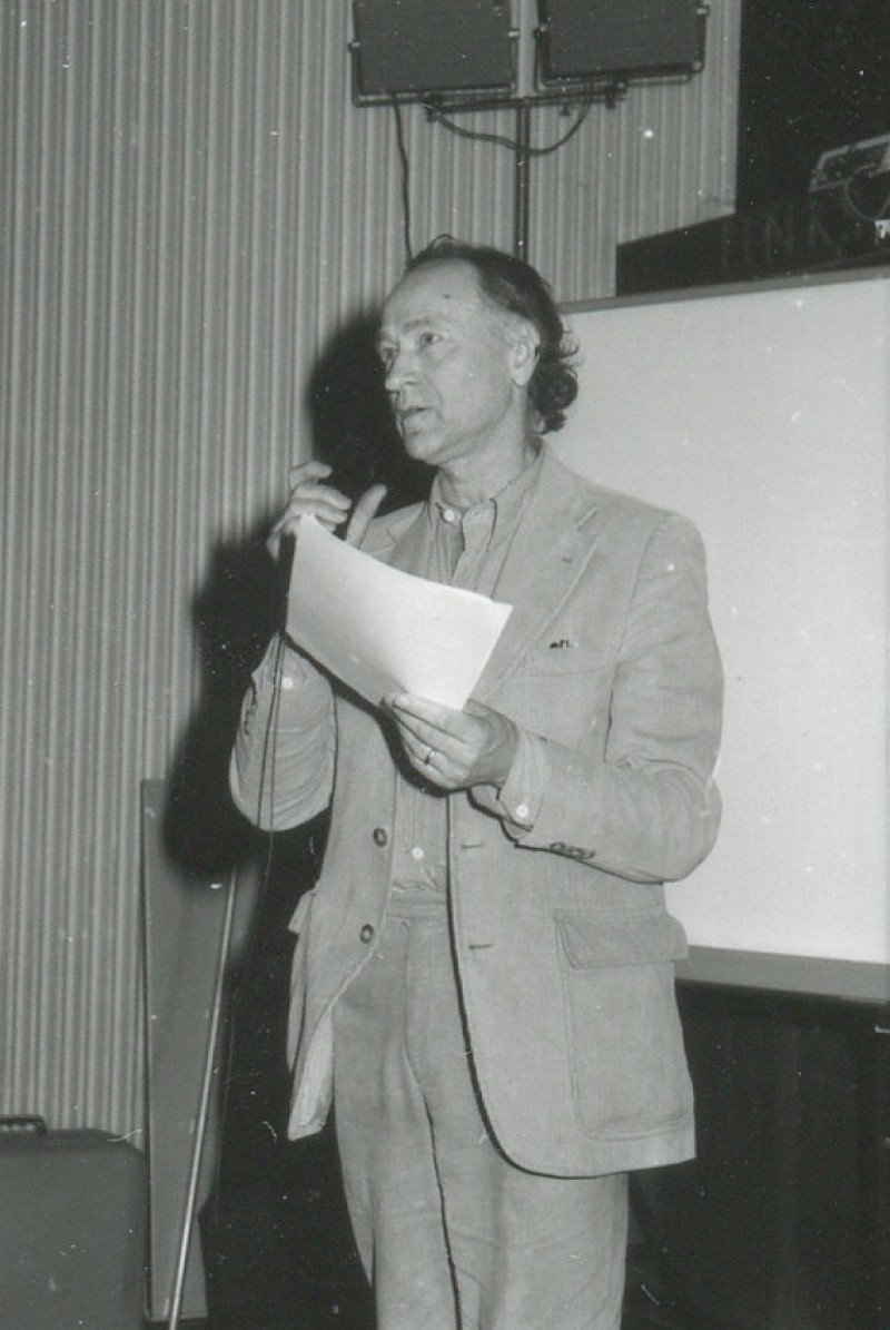 Jonas Mekas beim FIAF-Kongress 1984 © K. Reiberger (Vergrößerung von Kontaktabzug)