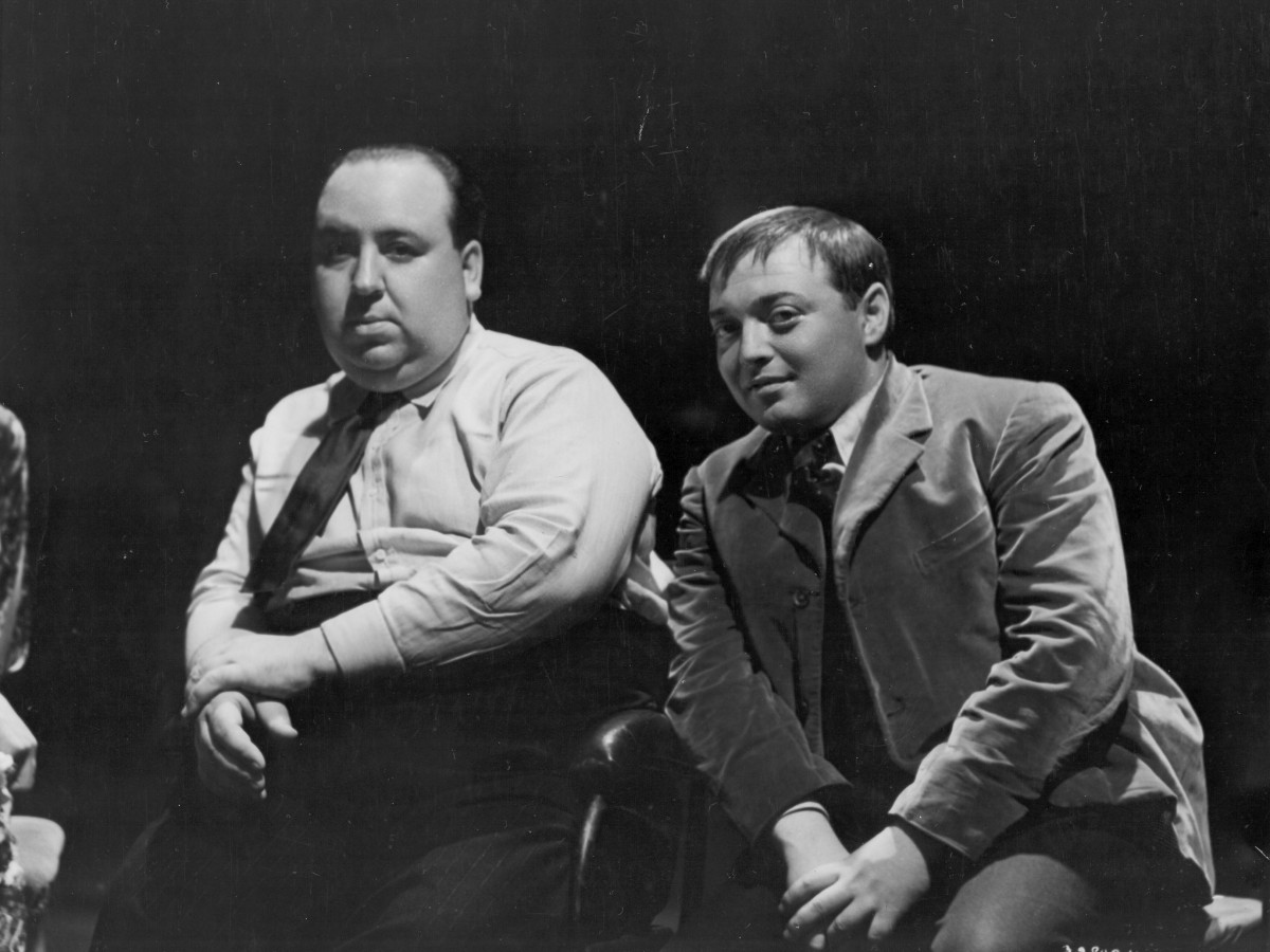 Alfred Hitchcock und Peter Lorre am Set von "The Man Who Knew Too Much" (1934) Alfred Hitchcock und Peter Lorre am Set von "The Man Who Knew Too Much" (1934)