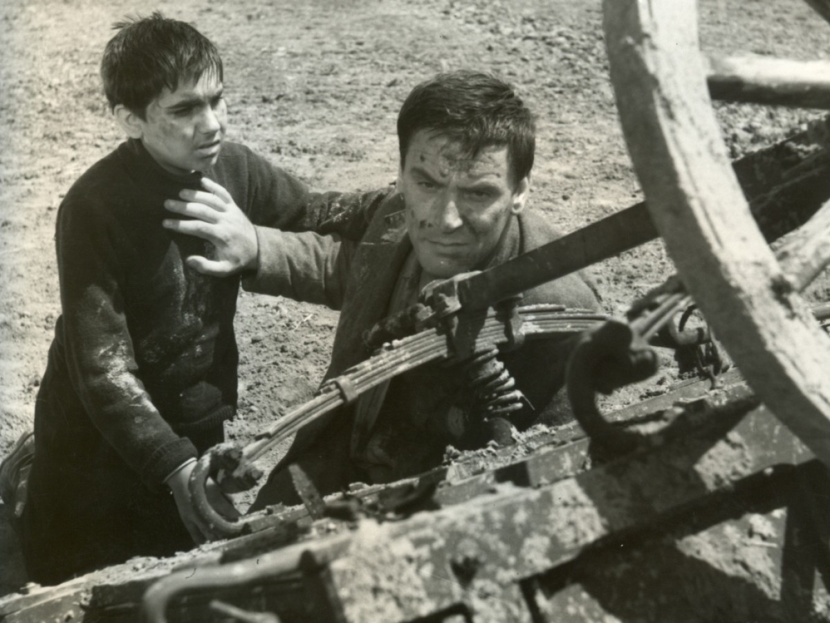 Ne okreći se, sine (Dreh dich nicht um, mein Sohn), 1956, Branko Baue (Foto: Hrvatski filmski arhiv) Ne okreći se, sine (Dreh dich nicht um, mein Sohn), 1956, Branko Baue (Foto: Hrvatski filmski arhiv)