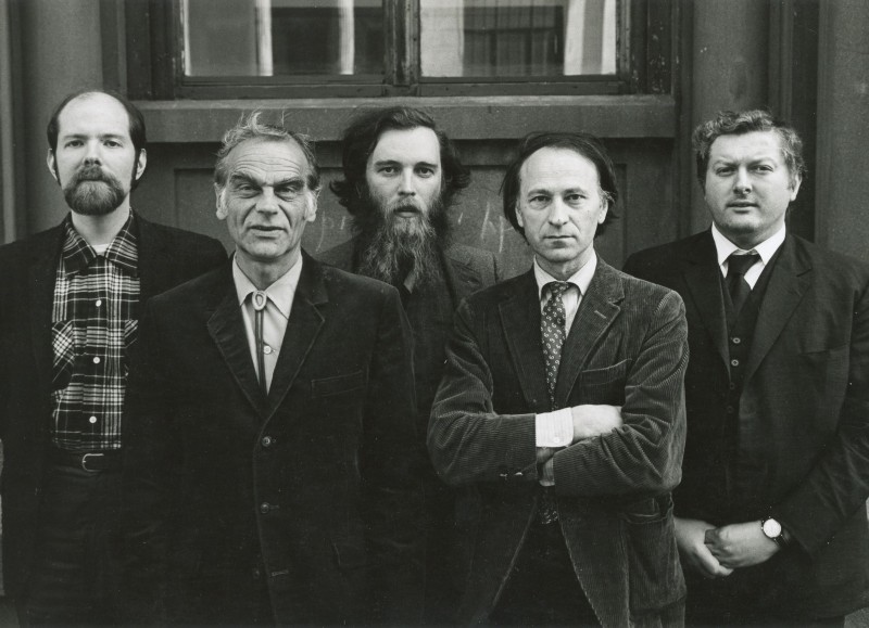 Portrait der Gründer von Anthology Film Archives, New York 1970: Ken Kelman, James Broughton, P. Adams Sitney, Jonas Mekas und Peter Kubelka (v.l.n.r.)