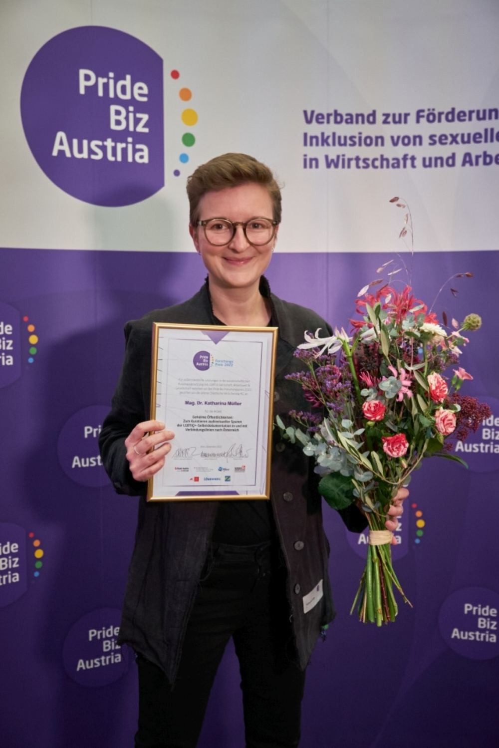 Katharina Müller bei der Verleihung des Pride Biz Forschungspreises © Eszter Kondor