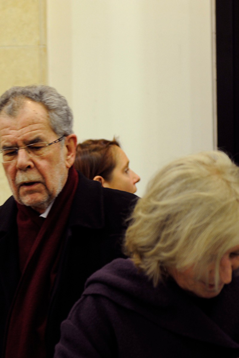 Alexander Van der Bellen, Elisabeth Streit (im Hintergrund), Friedrun Huemer