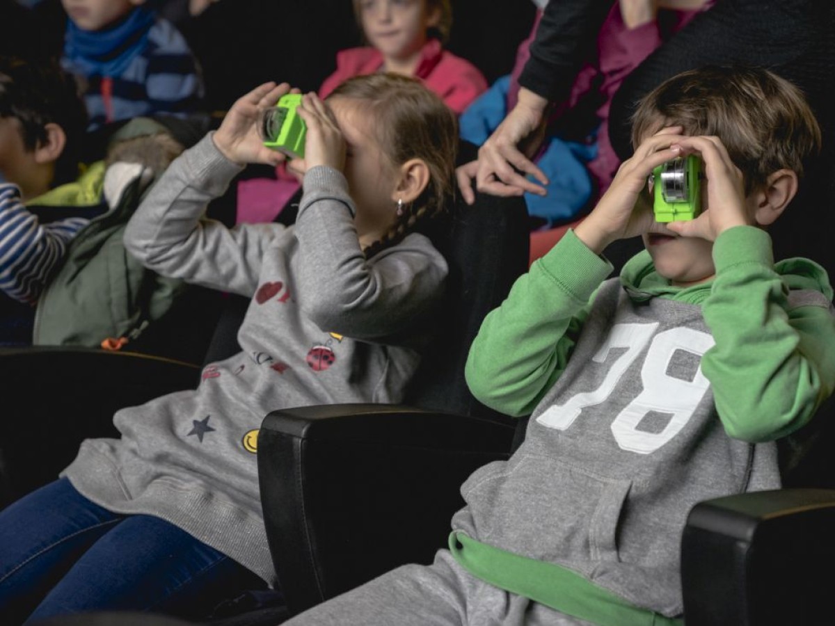 Taschenkino bei Schule im Kino (c) Mercan Sümbültepe