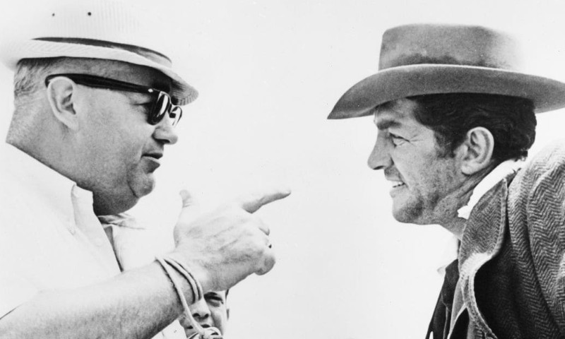 Robert Aldrich und Dean Martin am Set von 4 for Texas (1963)