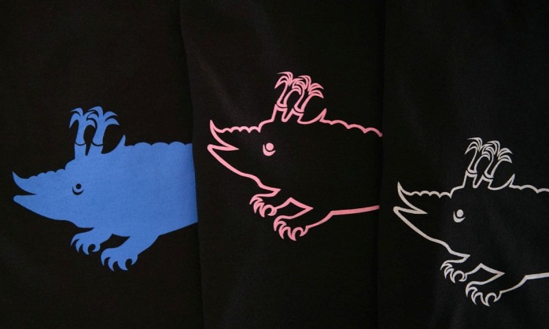 T-Shirts schwarz mit Filmmuseums-Logo in unterschiedlichen Farben T-Shirts schwarz mit Filmmuseums-Logo in unterschiedlichen Farben