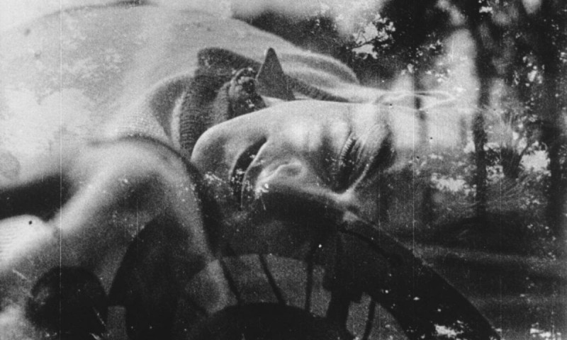 La Glace à trois faces, 1927, Jean Epstein La Glace à trois faces, 1927, Jean Epstein