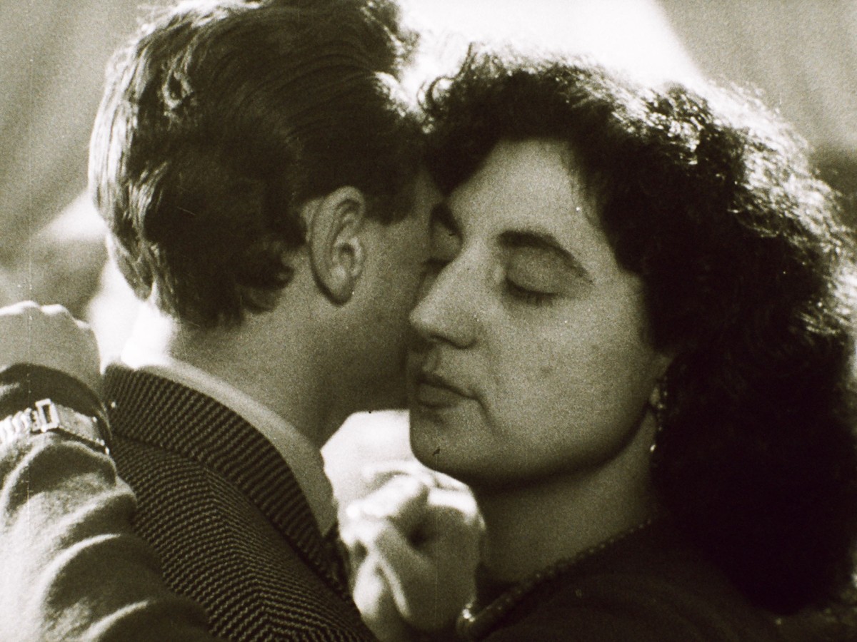 L'amore in città (Liebe in der Stadt), 1953, Michelangelo Antonioni, Federico Fellini, Alberto Lattuada, Carlo Lizzani, Dino Risi, Francesco Maselli, Cesare Zavattini L'amore in città (Liebe in der Stadt), 1953, Michelangelo Antonioni, Federico Fellini, Alberto Lattuada, Carlo Lizzani, Dino Risi, Francesco Maselli, Cesare Zavattini