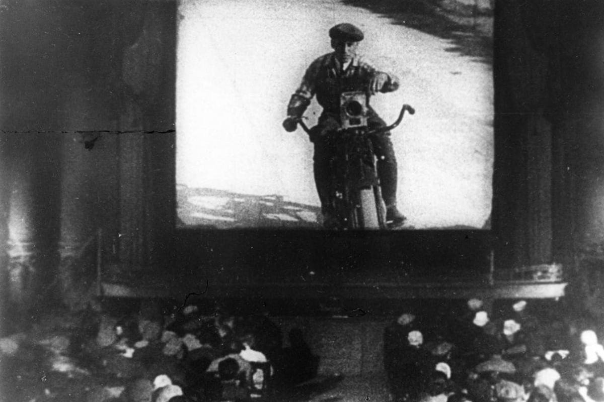 Chelovek s kino-apparatom (Der Mann mit der Kamera), 1929, Dziga Vertov 