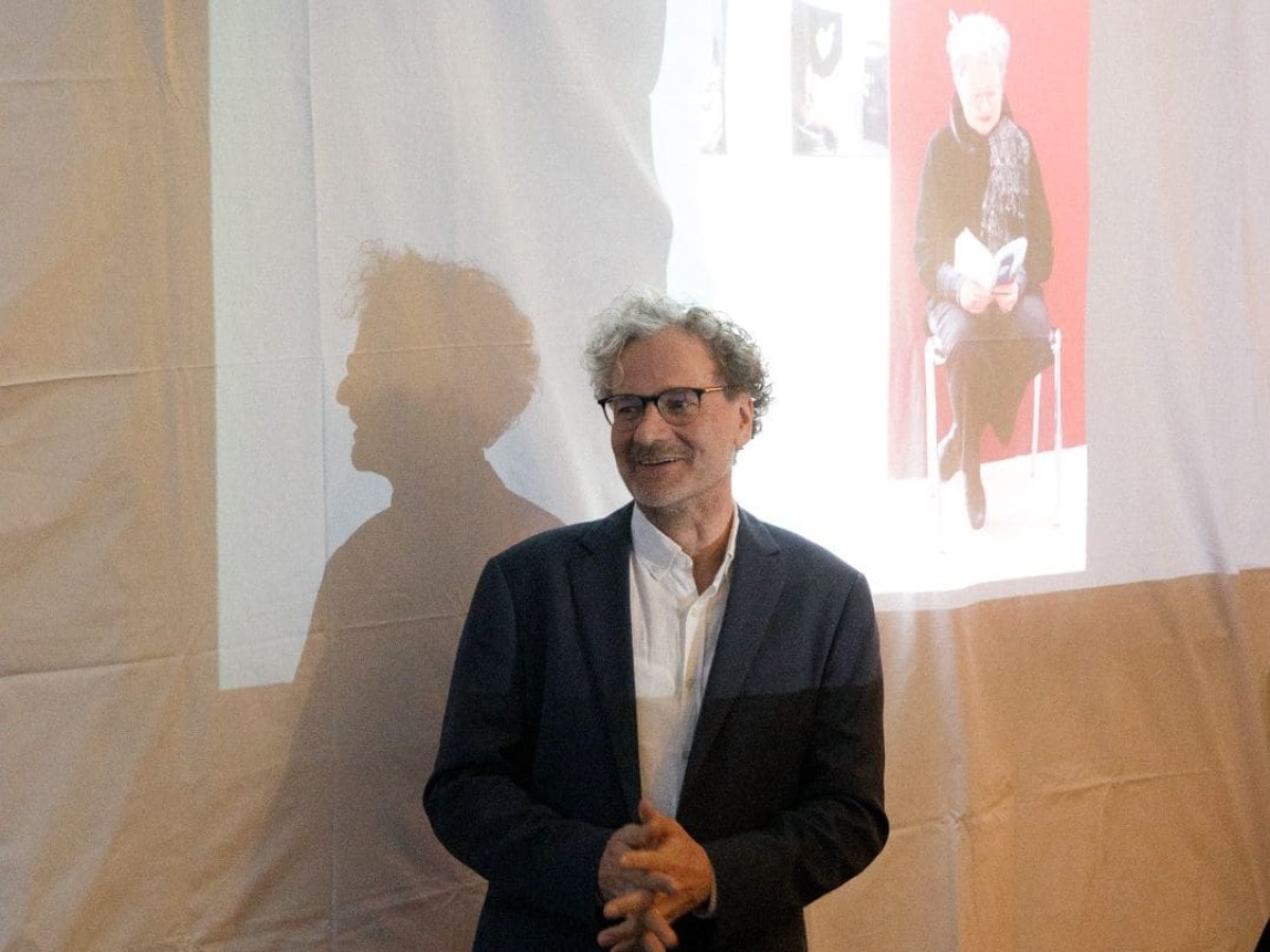 Tom Waibel bei der Buchpräsentation von "Lisl Ponger. Semiotische Geister" bei der Diagonale in Graz, März 2026 (Foto: Diagonale © Miriam Raneburger)