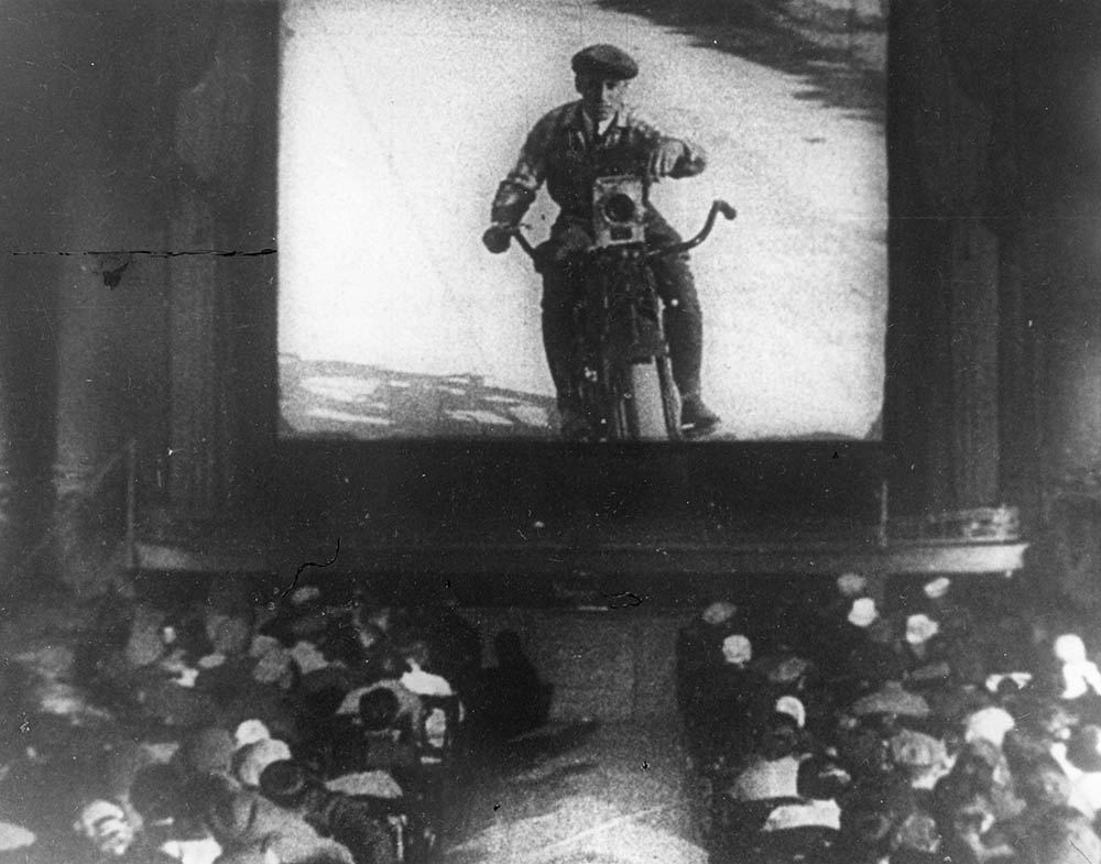 Čelovek s kinoapparatom (Der Mann mit der Kamera) 1929, Dziga Vertov