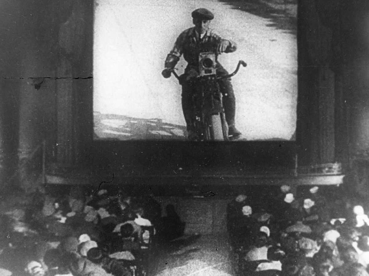Čelovek s kinoapparatom (Der Mann mit der Kamera) 1929, Dziga Vertov